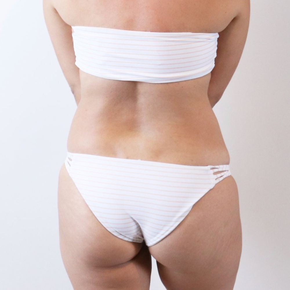 Full Bottom with Side Twists in Stripe White